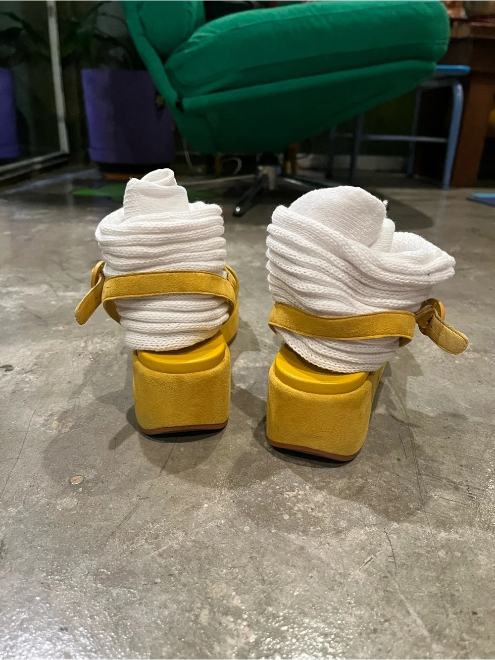 Camper stylish yellow
